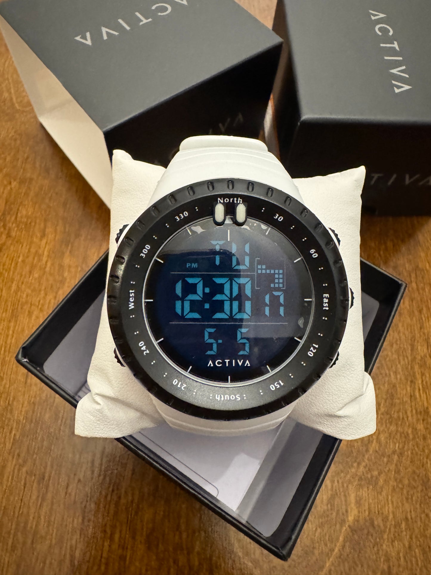 Activa Odyssey X Invicta Men's Digital Watch - White - 53mm